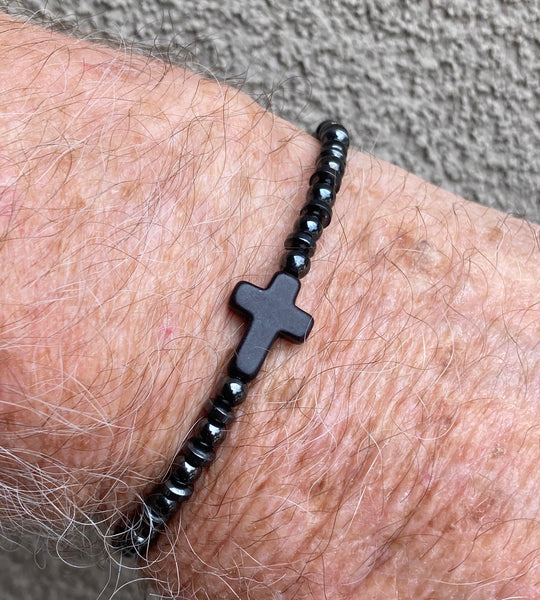 The CROSS - Single Strand Bracelet